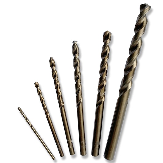 STANLEY STA56002 drill bit set, six high-speed steel drill bits in varying sizes, front angle, white background.