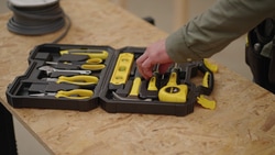 Video STANLEY 28 Piece Mixed Hand Tool Set