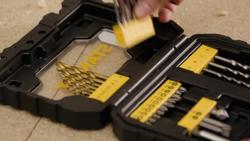 Video STANLEY® 31-Piece Mixed Screwdriver Bit Set